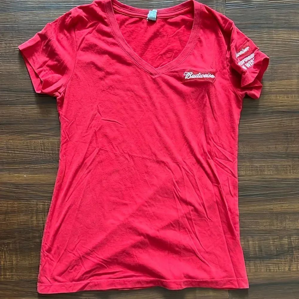 Women’s Budweiser V Neck T Shirt - Like New - Size Small - Excellent Condition